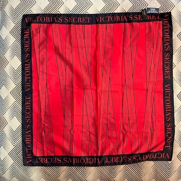 PINK Victoria's Secret Accessories - Victoria’s Secret Scarf/Bandana